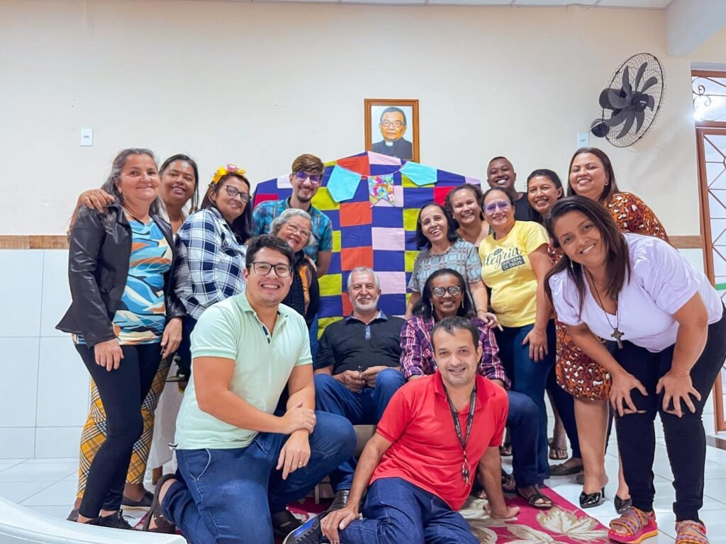 Semana de Homenagens – Dia 4: Liderança Servidora – Como Monsenhor Nicolau Fortaleceu o Laicato em Fátima