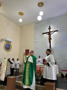 A Semente da Fé: Paróquia de Fátima realiza o Rito de Entrega da Palavra aos Catequandos